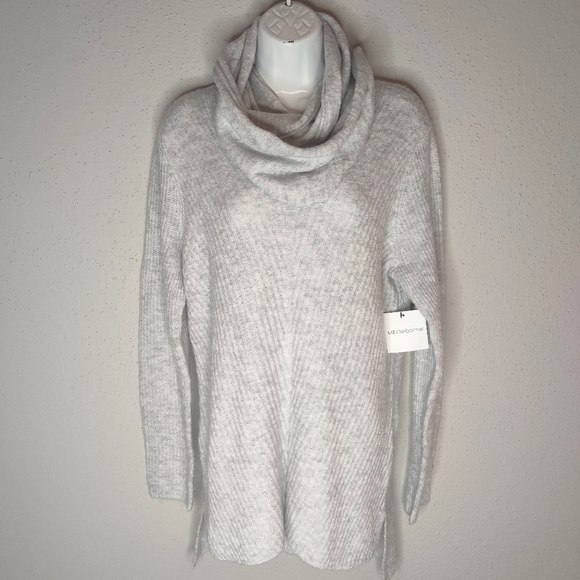Liz Claiborne Sweaters - 🆕 Liz Claiborne - Sweater with matching Scarf